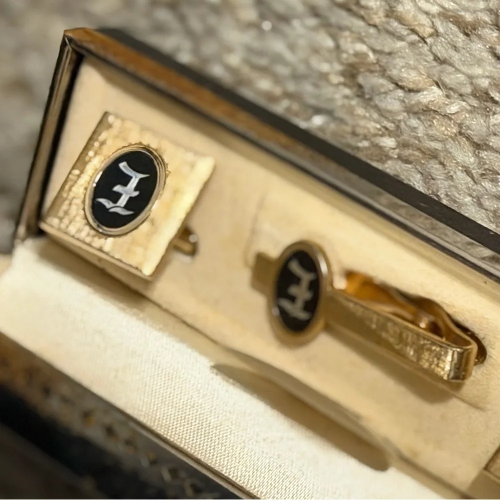 Vintage Swank Gold Tone Initial “E” Cufflinks & Tie Clip Set With Original Box